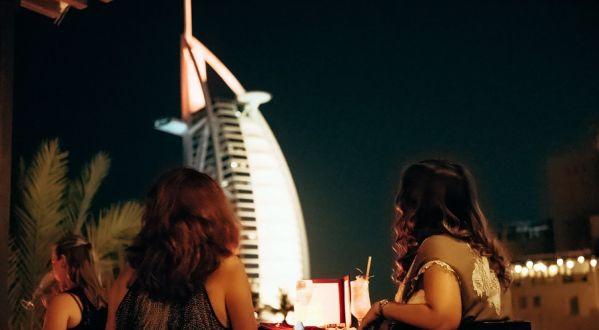 JUMEIRAH RESORT BY NIGHT - Let The Stars Guide You