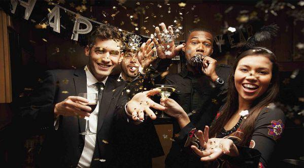 5 TYPES OF PEOPLE YOULL MEET AT EVERY NYE PARTY
