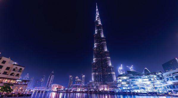 WAIT A MINUTE: DID BURJ KHALIFA JUST JOIN IN ON THE VIRAL 10-YEAR CHALLENGE?! YOU HAVE TO WATCH THIS!