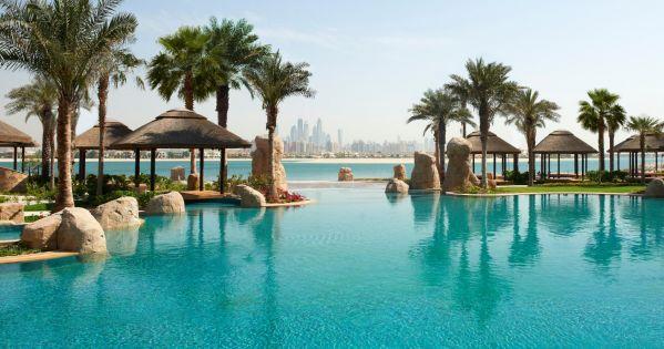 TOP 10 STAYCATION HOTSPOTS FOR THE LONG WEEKEND IN DUBAI!