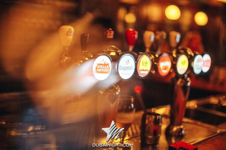 https://api.dubainight.com/static-image/legacy/event-photos/2018/11/07/photos2/1059785/belgian-beer-cafe-souk-madinat-jumeirah-1059785_10.jpg