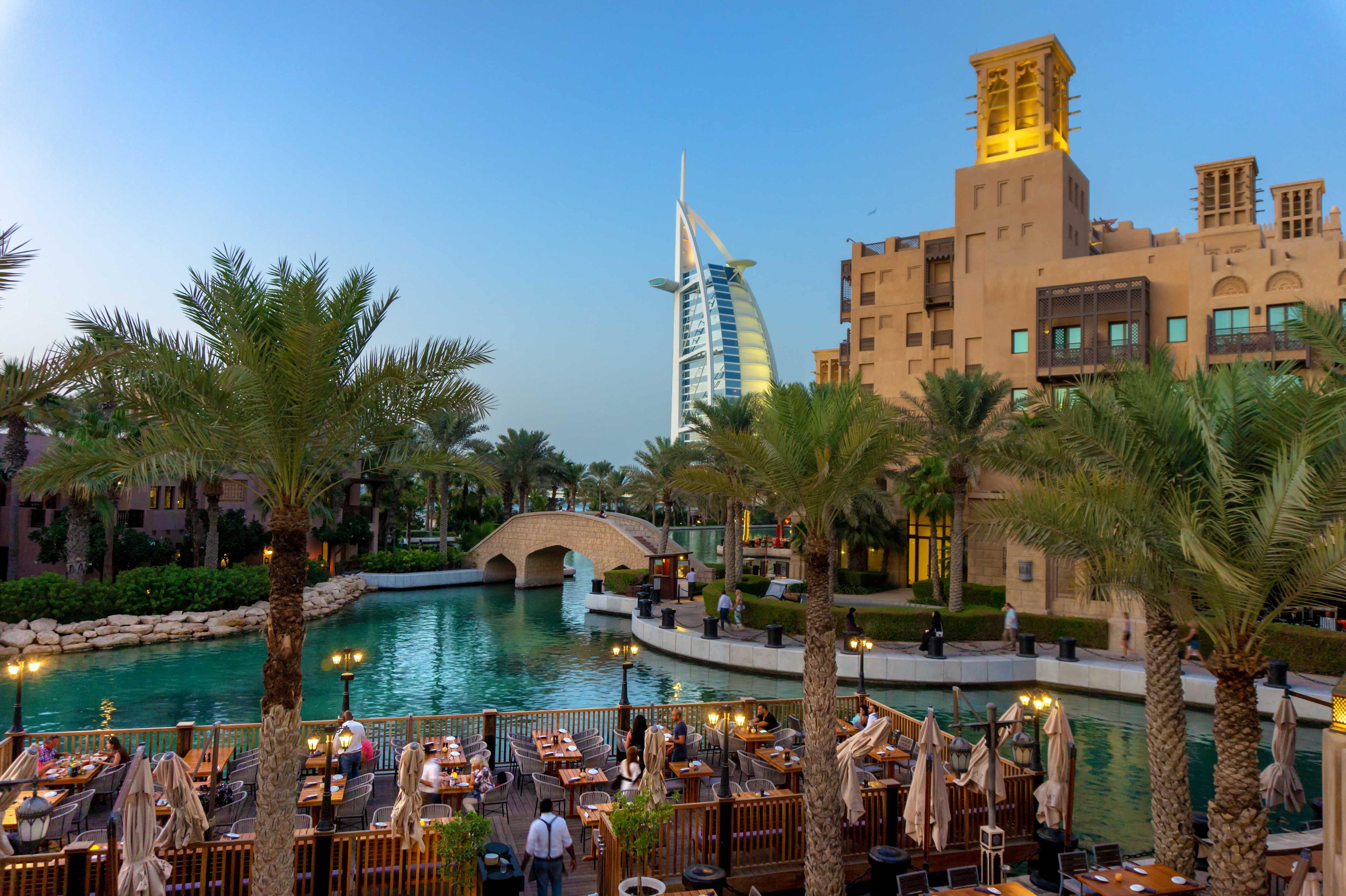 RAMADAN OUTDOOR DINING AND HUBBLY BUBBLY SERVICES BANNED DURING FASTING HOURS IN DUBAI